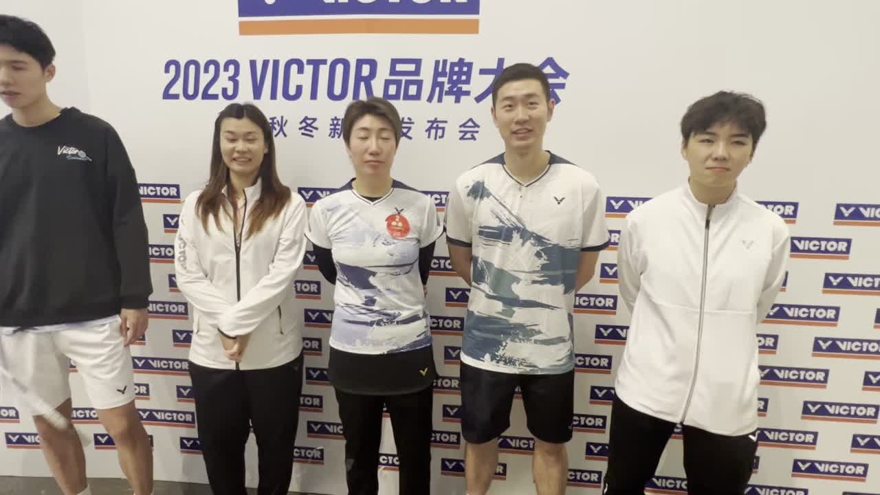 跨界首秀！刘成走T台后的感受是什么？