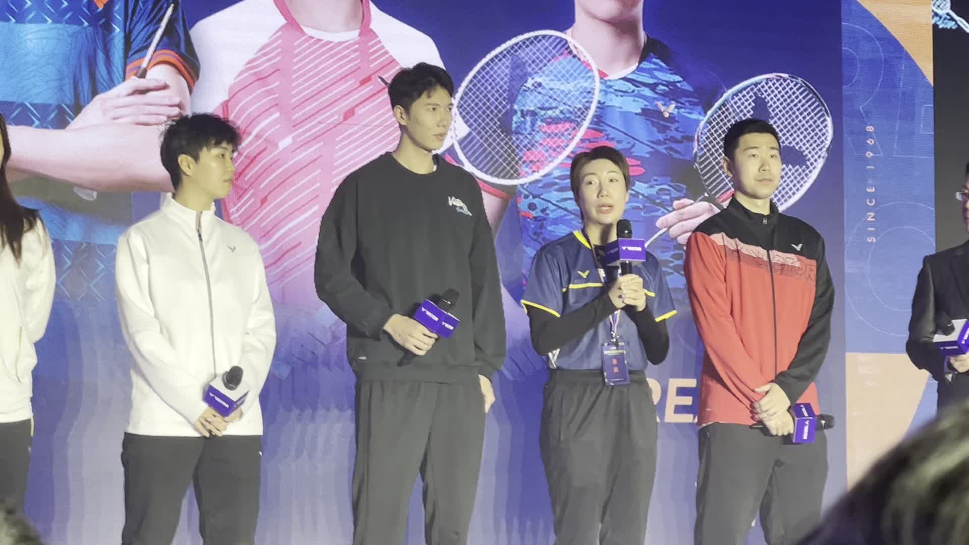 刘成、王晓理、李俊慧、李茵晖和汤金华分享心得