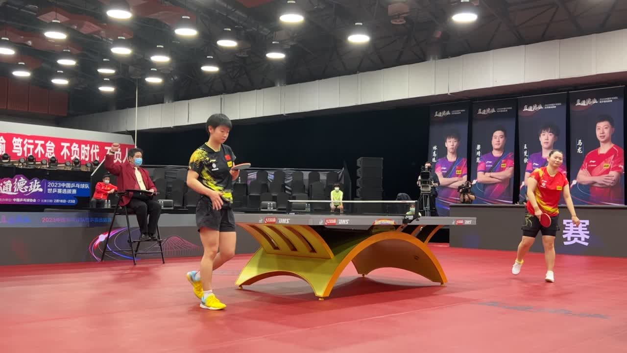 直通前线 | 何卓佳再次失误 孙颖莎3-0晋级决赛